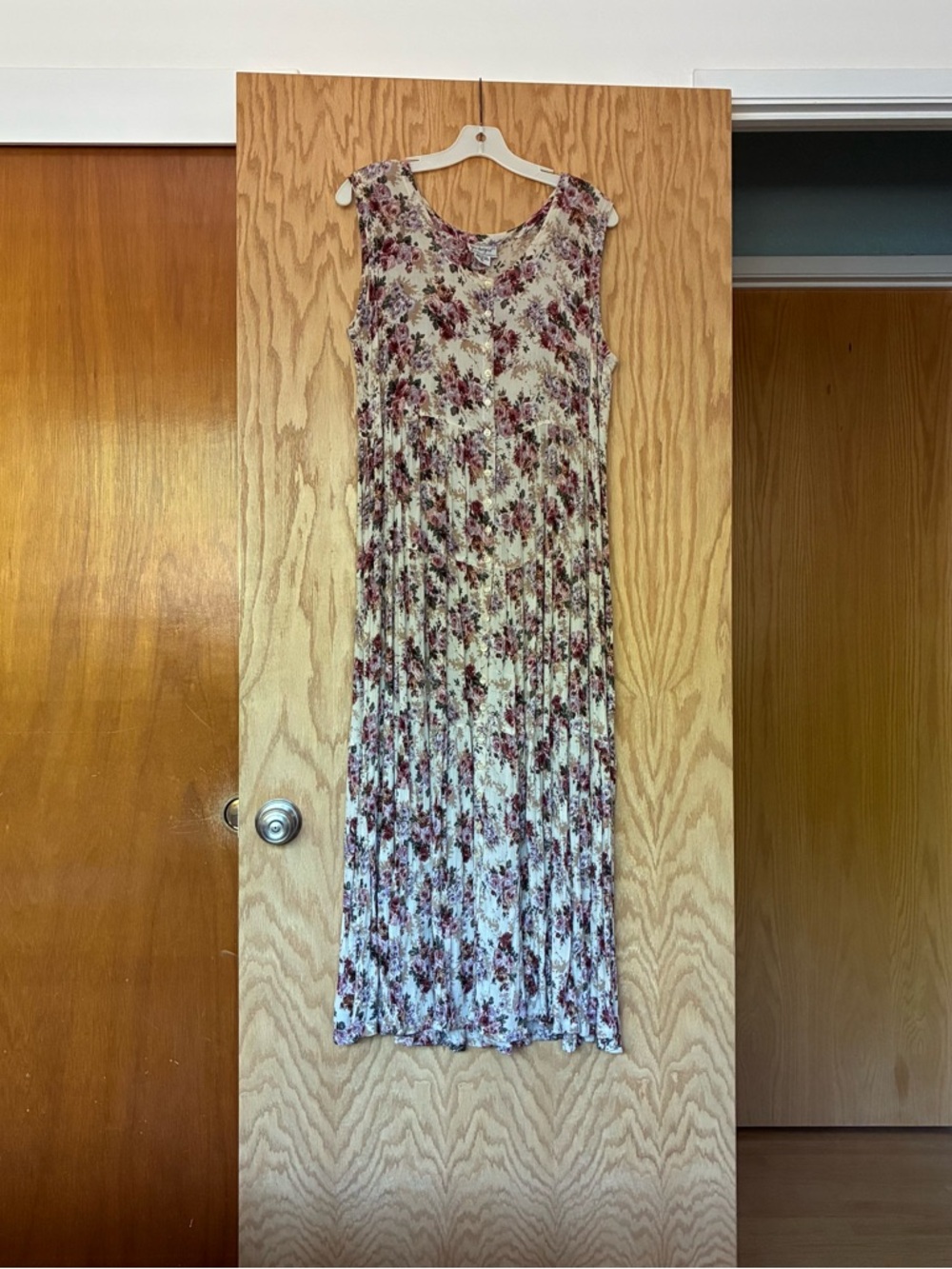 Vintage 90’s Sleeveless Floral Maxi Dress in Cream, Burgundy, and Lavender
